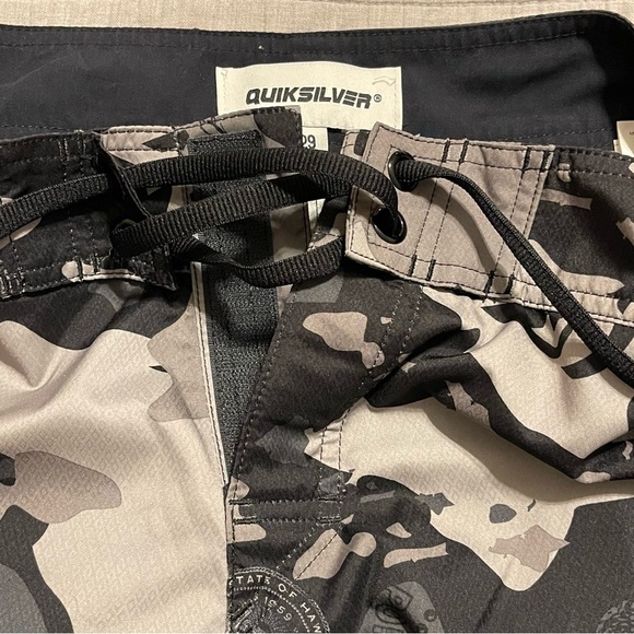 QUIKSILVER rare hawaii state seal premium surf camo emblem BOARD SHORTS 29 - Picture 6 of 7